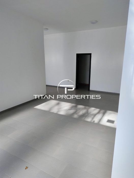 Дава се под наем Магазин в Пловдив, Гагарин - 36 кв.м за 275 € - Снимка #4