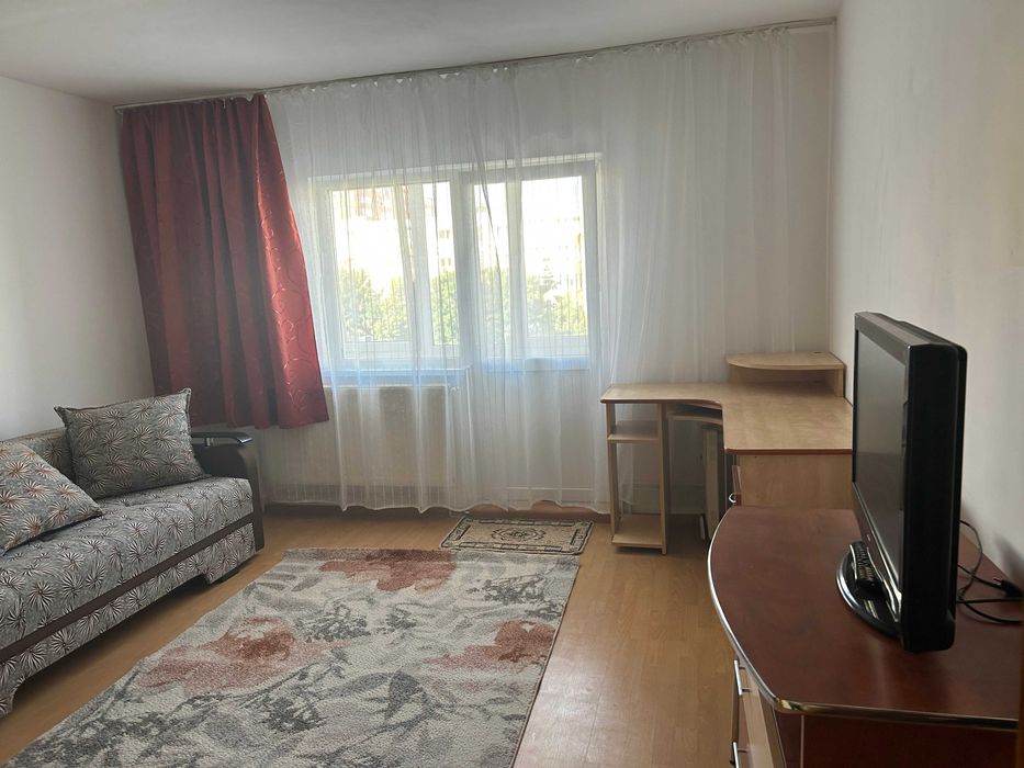 Ofer spre inchiriere garsoniera