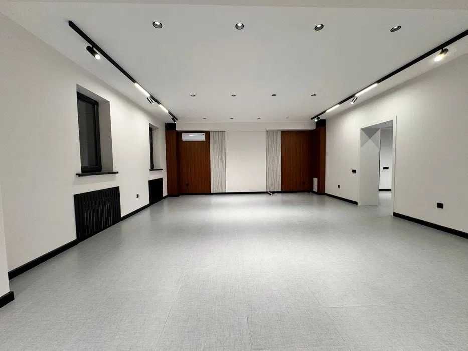 Продаётся коммерческое здание на первой линии | Нукусская | 910 м²