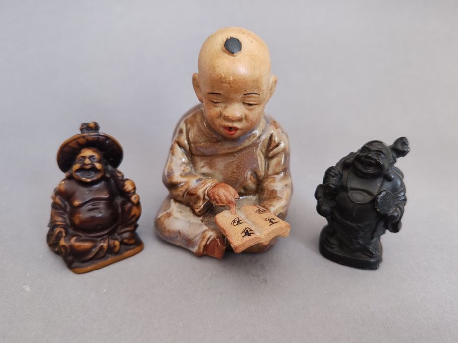 Lot 3 statuete mici Buddha din rășină/ceramică