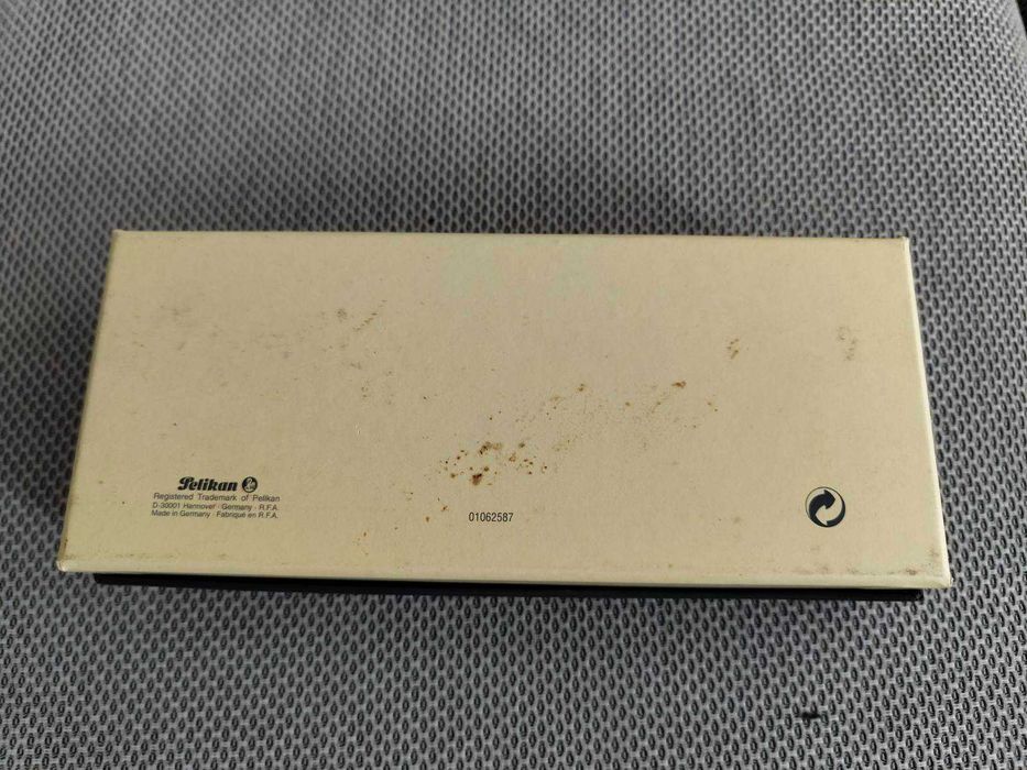 Комплект писалка и химикалка PELIKAN – с лого НОВ