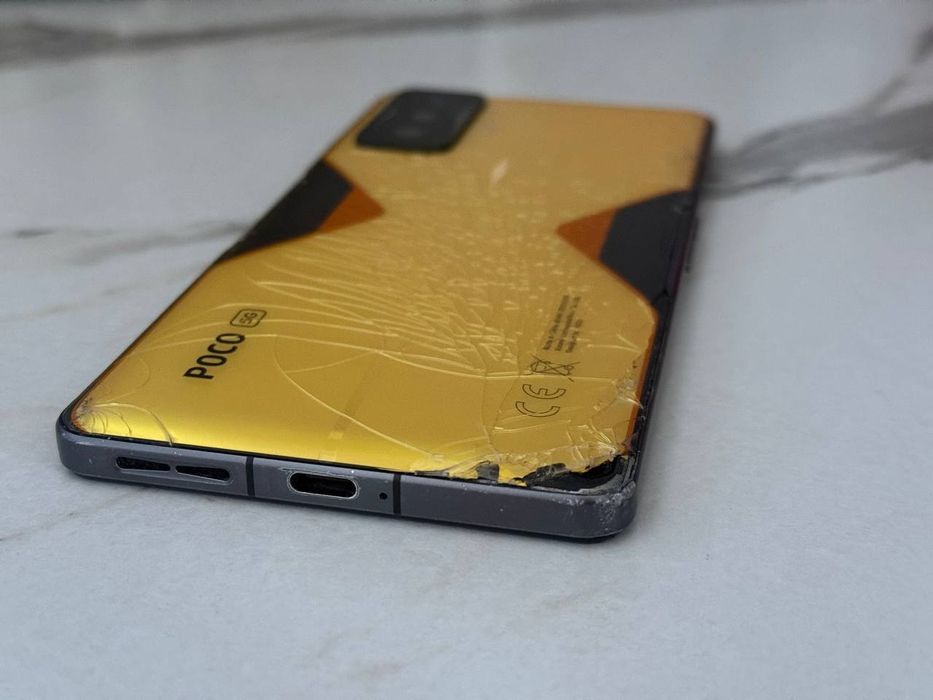 БАРТЕР! Телефон Poco F4 GT 128GB/8RAM