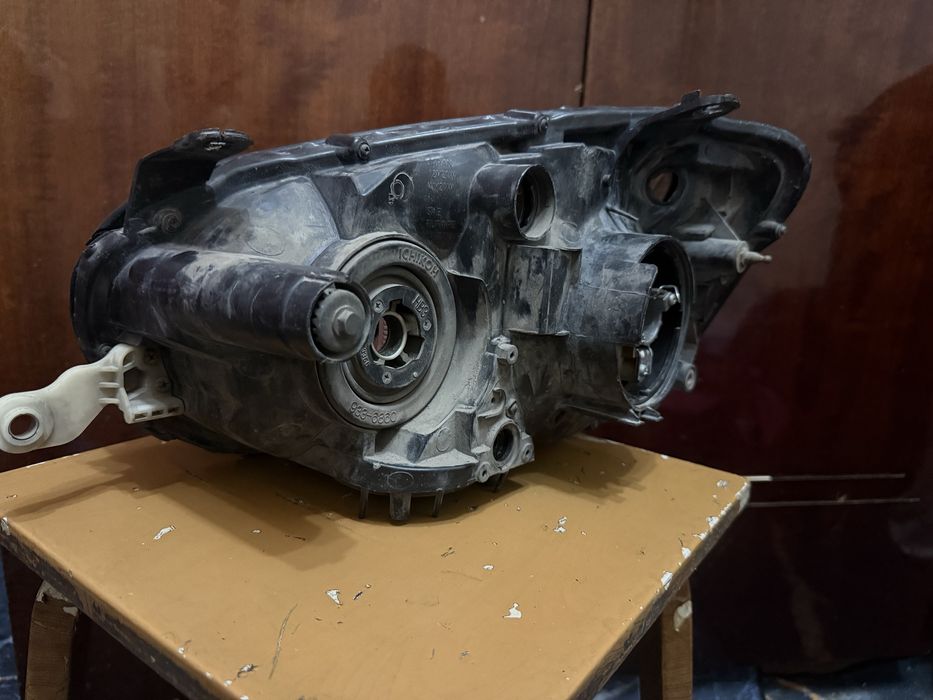 Правая Фара Subaru Impreza GDB 2003