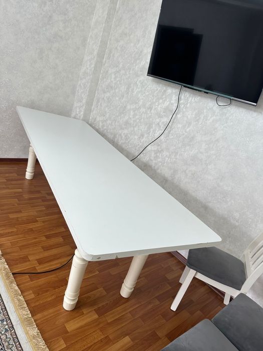 Продам гостинный стол и 6 стульев