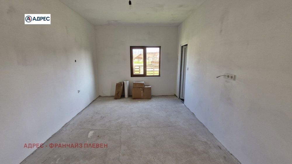 Къща в Плевен, област-с.Пелишат площ 74 цена 57000