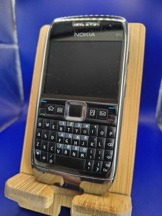 Nokia E71 liber de retea