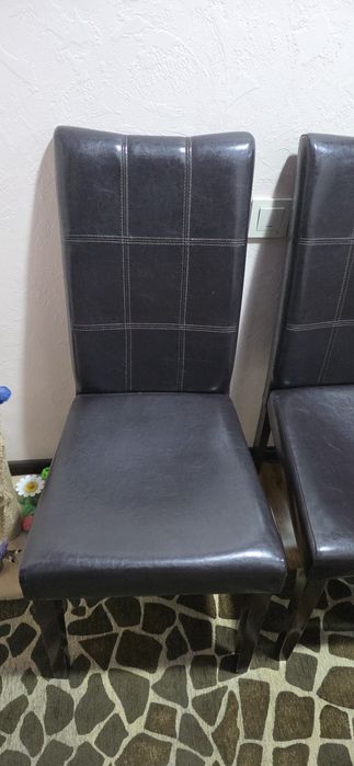Продам стулья кожаные
