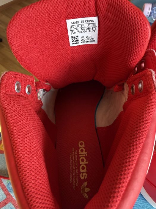 Vînd Adidas nr. 44