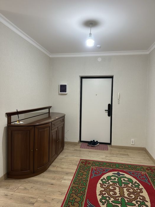 Классический комод (сервант) с зеркалом