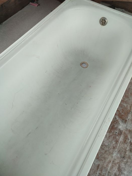 Продам ванну  нормальном состоянии