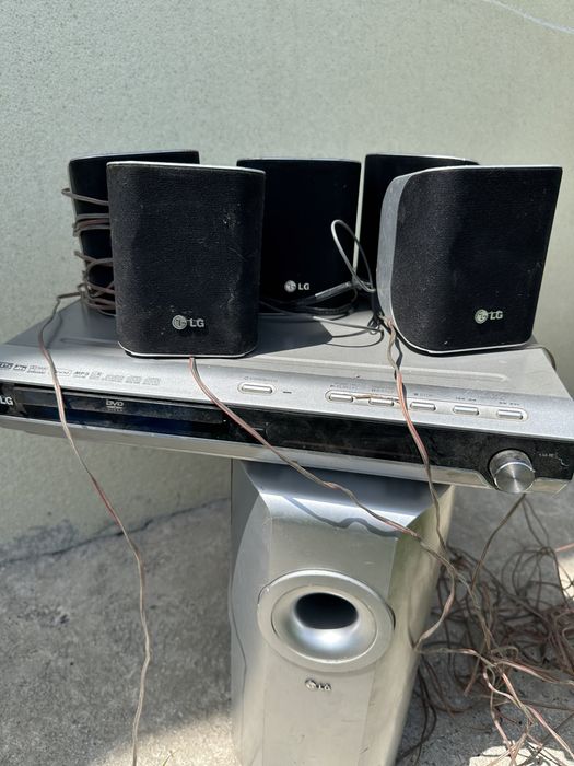 Продам.   Двд плеер. И видео магнитофон