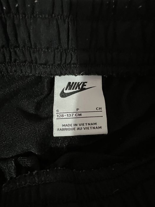 Оригинален спортен детски екип на Nike, черен, размер 128-137см