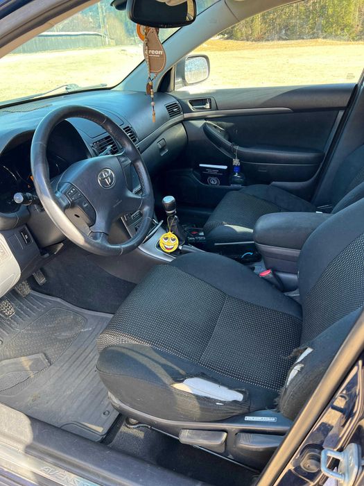 Toyota Avensis 2.0 D-4D  T 25 126 CP