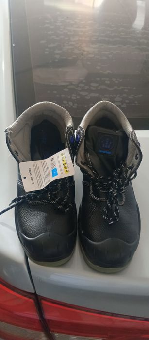 Продам ботинки рабочие новые