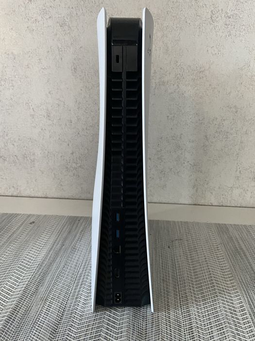 PS5 Disc Edition+ FIFA 20