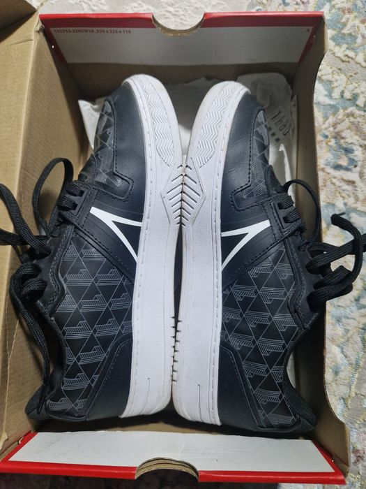 Продам оригинальные кеды Lacoste 42 размер