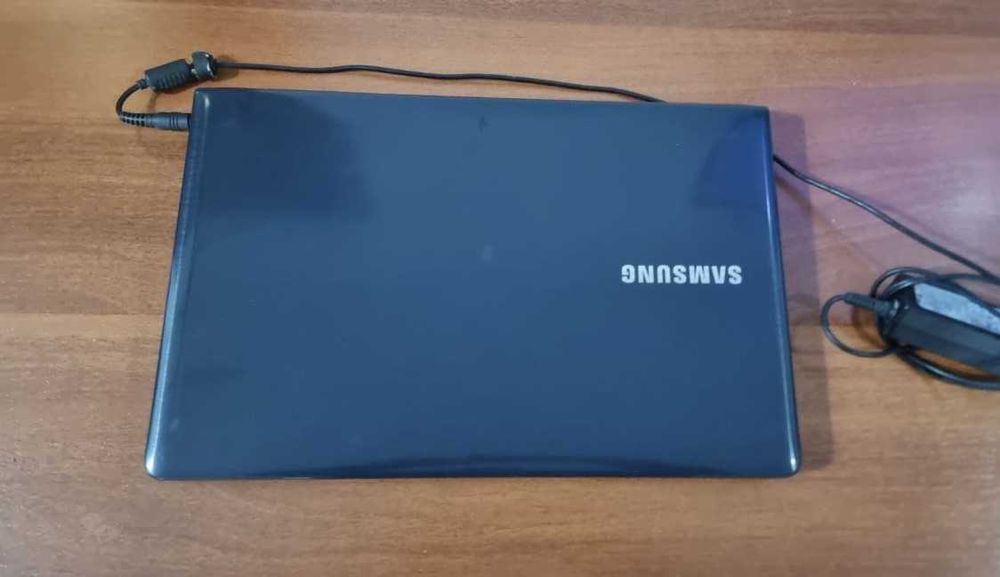 Ноутбук Samsung 270E