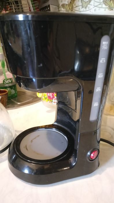 Кофеварка капельная Polaris на 750 мл, б/у. В хорошем состоянии.