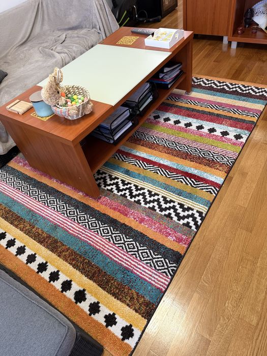 Vand mobila sufragerie cu masuta si covor