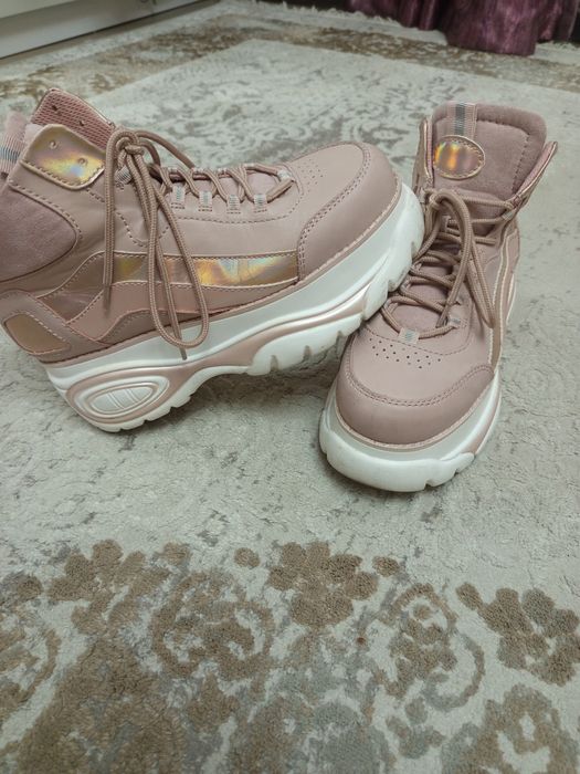 Продаю Кроссовки