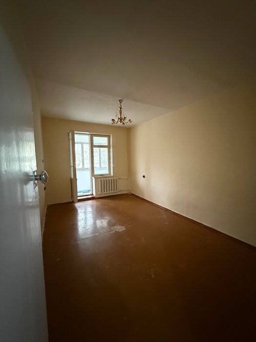 Ижарага берилади оилага пустой 2 хона 2- етаж 11- мактаб 9 бозор