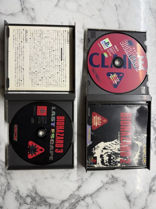 Resident evil (biohazard ) 2/3 части