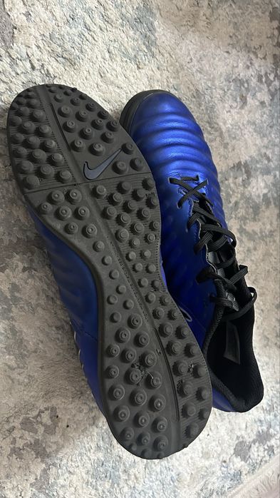 Футбольные бутсы