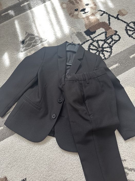 Costum elegant H&M
