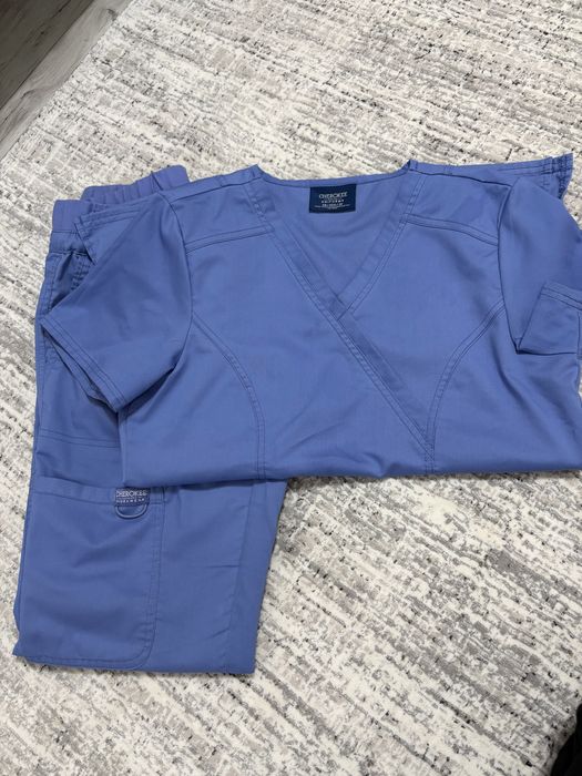 Медицинский костюм Cherokee