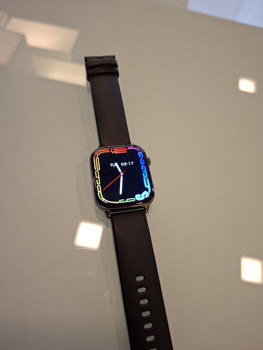 Продам Смарт Часы Новые с зарядкой