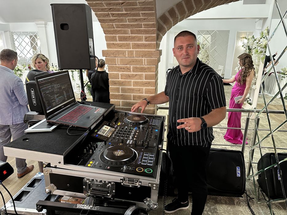 DJ / Solistă / Fum Greu