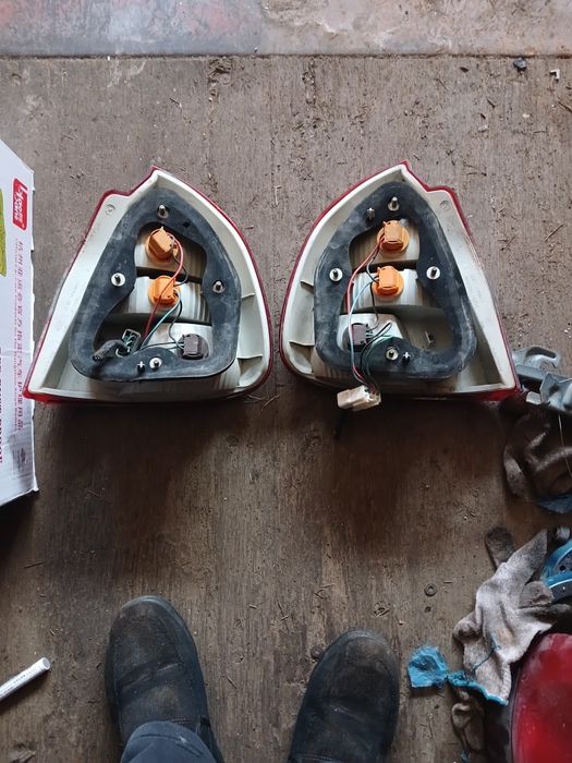 Фонарь Митсубиси Каризма в оригинале привозные