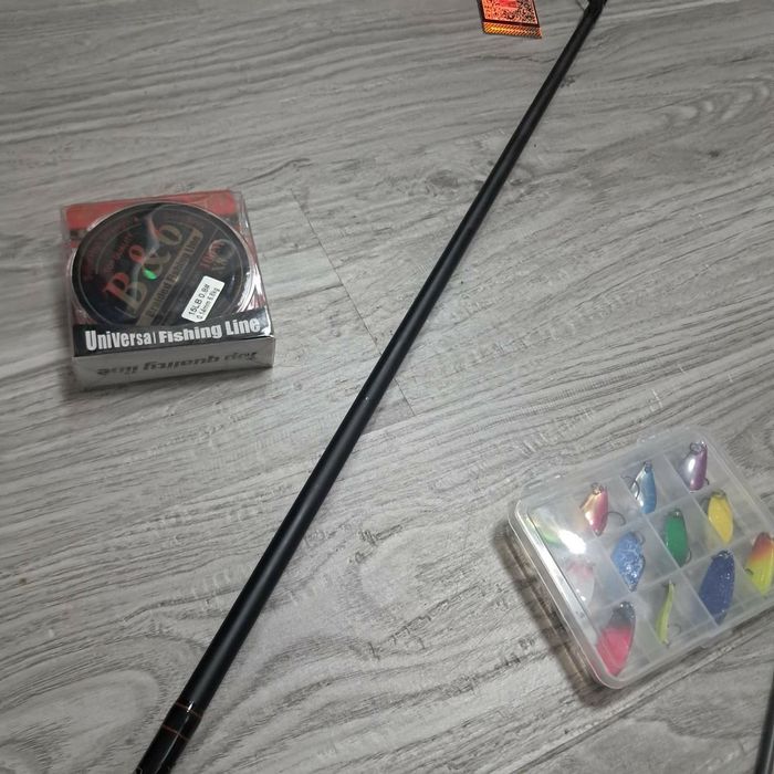 Нов спининг комплект с въдица + макара + примамки – ТОП цена!