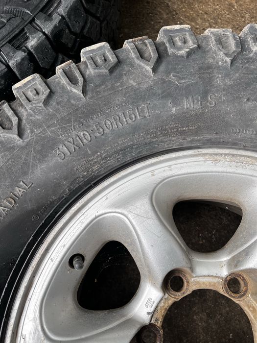 Джанти с гуми 31х10.5R15  за паджеро pajero