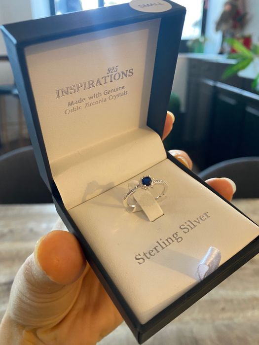 Сребърен пръстен със син камък