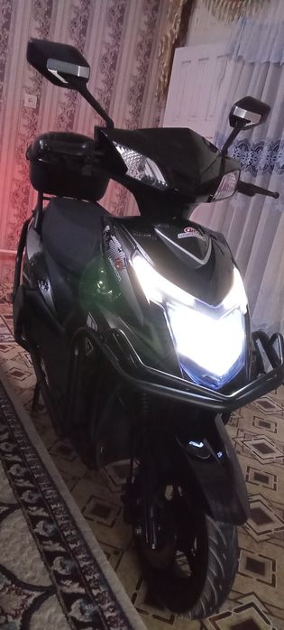 Skuter sotiladi holati zor yangi