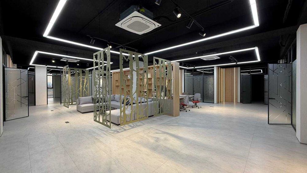 Коммерческое помещение 2100 м2 на первой линии просп. Амира Темура