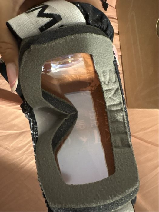 Snowboard goggles