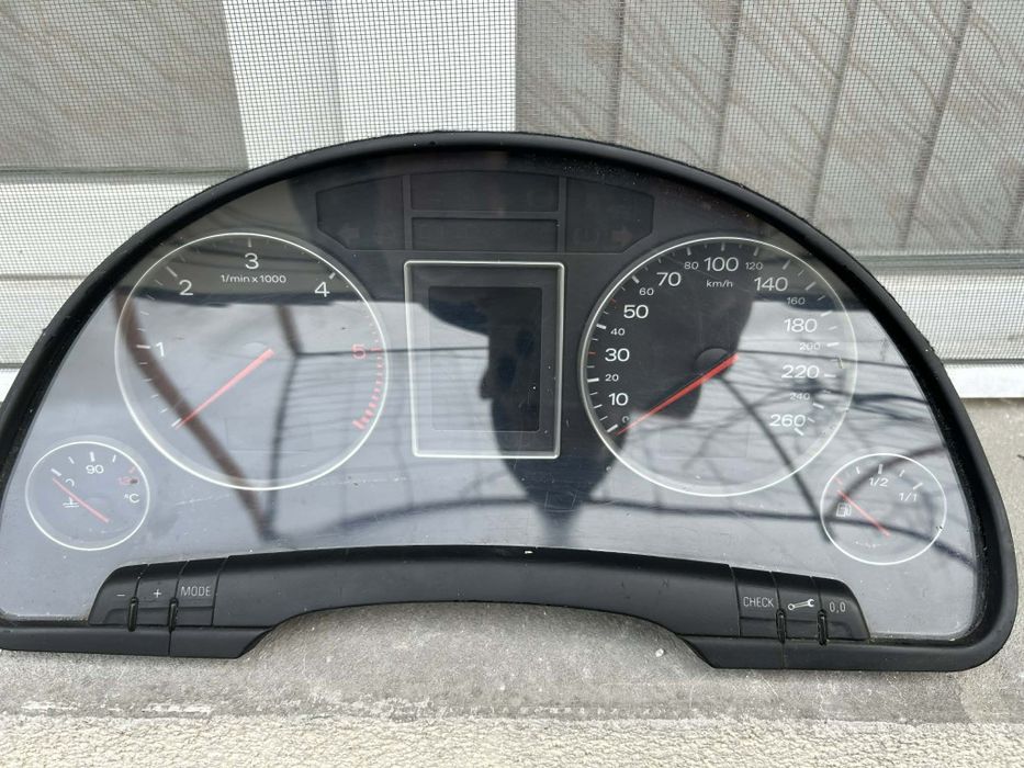 Табло Audi A4 2005