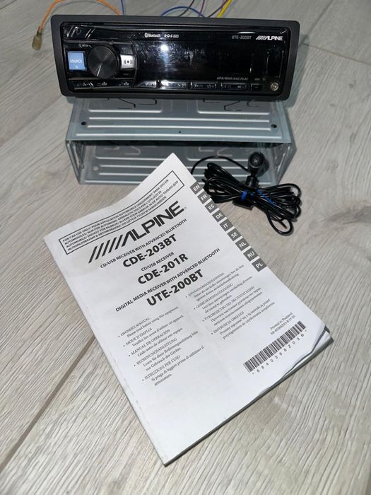 Магнитола Alpine ute200bt