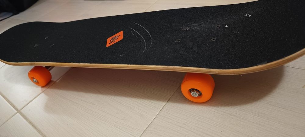 Vând skateboard nefolosita