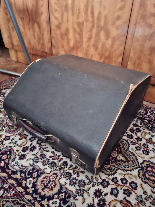 Акордеон със седефени клавиши