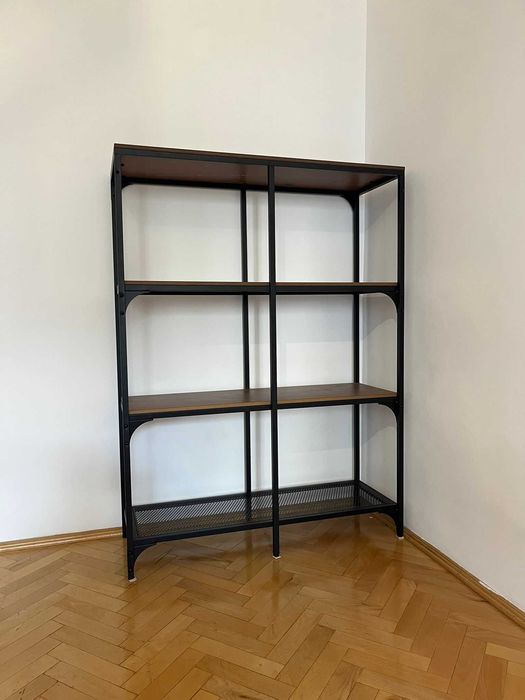 Etajeră IKEA FJÄLLBO – lemn masiv + oțel, stil industrial, 250 ron