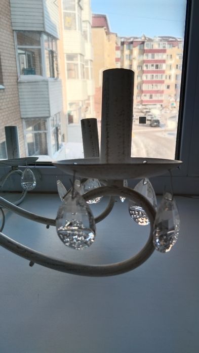 Люстра в хорошем состоянии