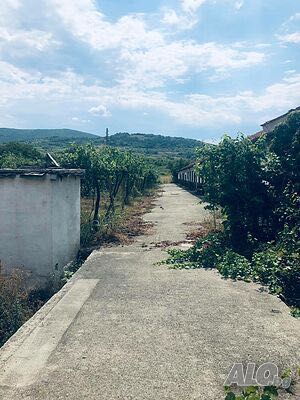 Промишлено помещение база