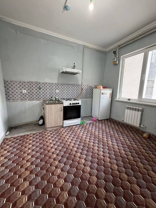 Qorasuv Motrid 7 etaj 3 xonali Sotiladi