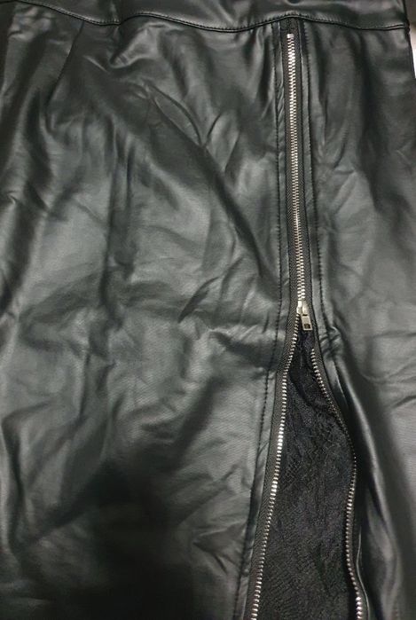 Кожена пола/стреч S Нова!