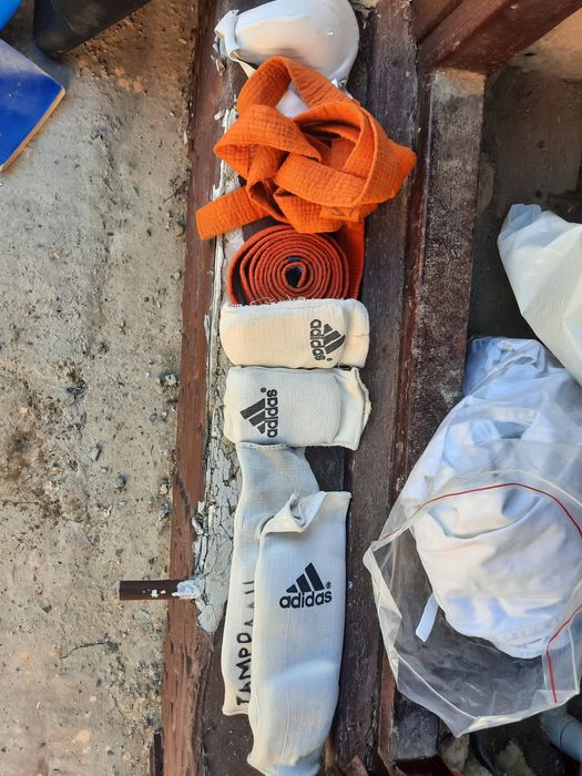 Продам защитник,напахник все комплект за 8000тг