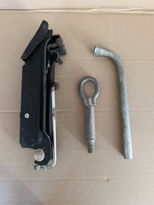 Cric Audi A3 A4 A6/ Vw Golf 6 7 8 Passat B6 B7B8/Octavia Scala Rapid/Seat Leon Exeo