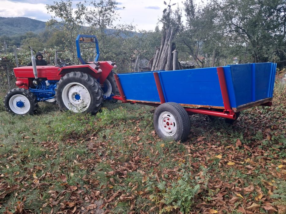 Trepied tractor. Foarte robust realizat din țeavă de sondă.